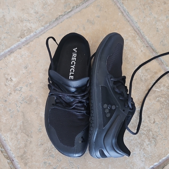 Women’s Vivobarefoot Primus Lite III- Black - Size 40 US 9 All Black - Picture 6 of 8